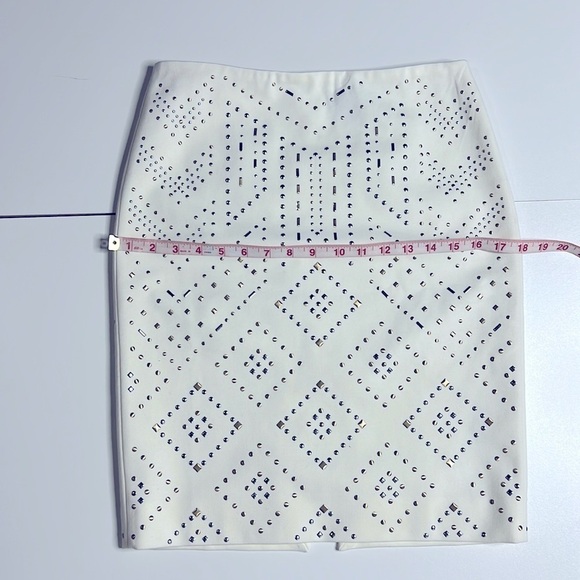 White House Black Market Off White Studded Skirt size 2 - Picture 9 of 11